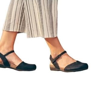 Dansko Rowan Nubuck Leather Shoes in Black